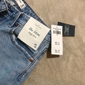 Abercrombie & Fitch high rise ankle jeans NWT size 8